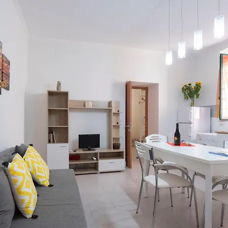 Apartment Sunflower House